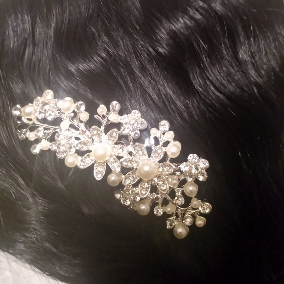 White Crystal And Pearls Bridal Hair Comb-Bridal Crystal Hair Accessory - Picture 12 of 13